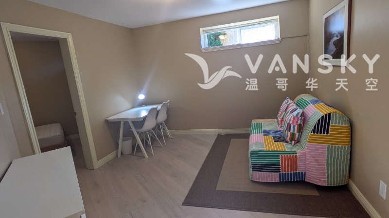 250608143706_20250606 3 Living Rom.jpg